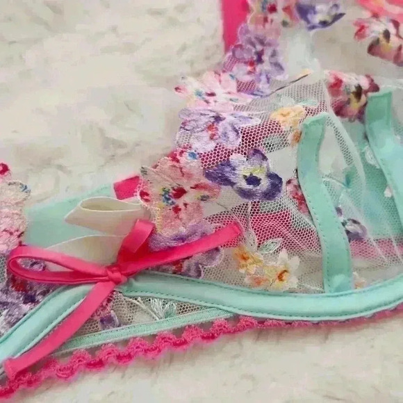 Pansy Bouquet Bra - Picture 5 of 8